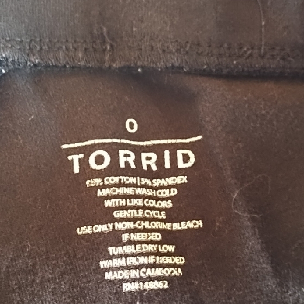torrid Black Leggings with White and Beige Tie-Dye Hem - Picture 4 of 5